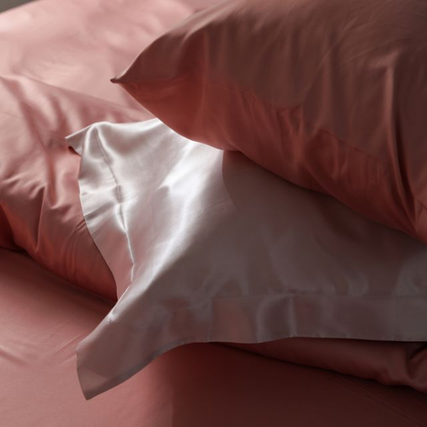 8 Best Silk Pillowcases for Silky-Smooth Hair